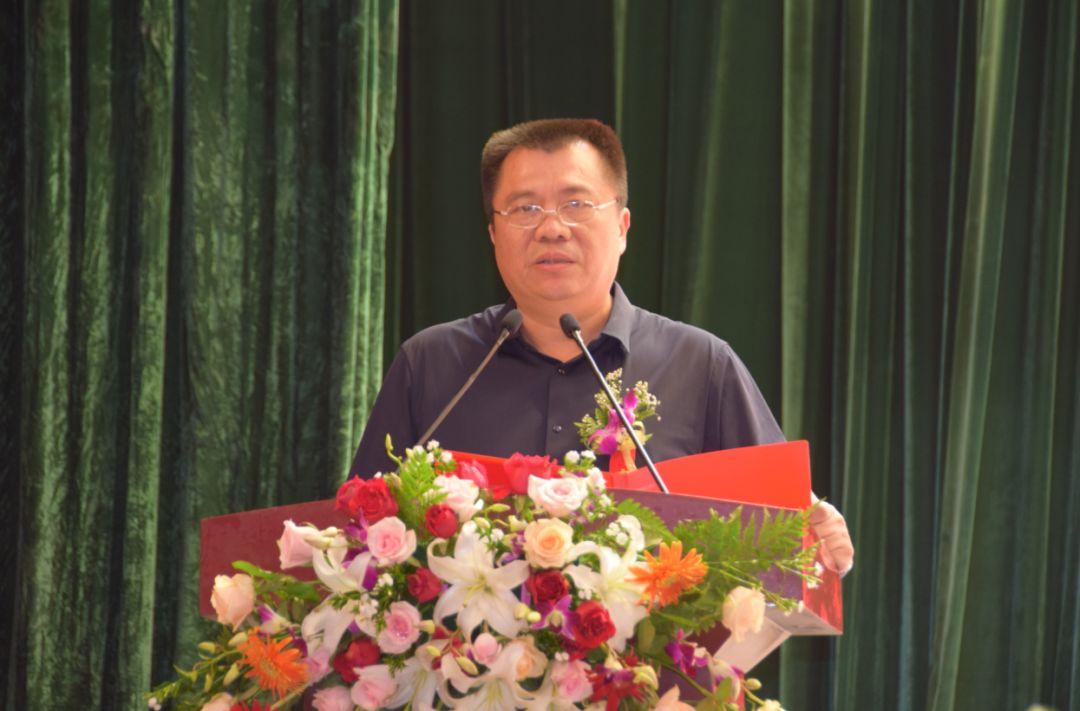 最新电脑操作系统亮相，新时代的领航者