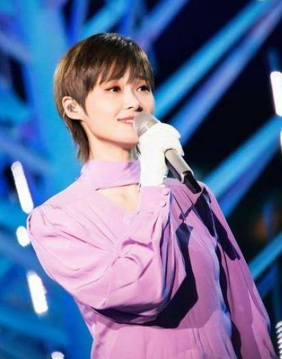 李宇春最新图片，多元解读时尚与公众形象
