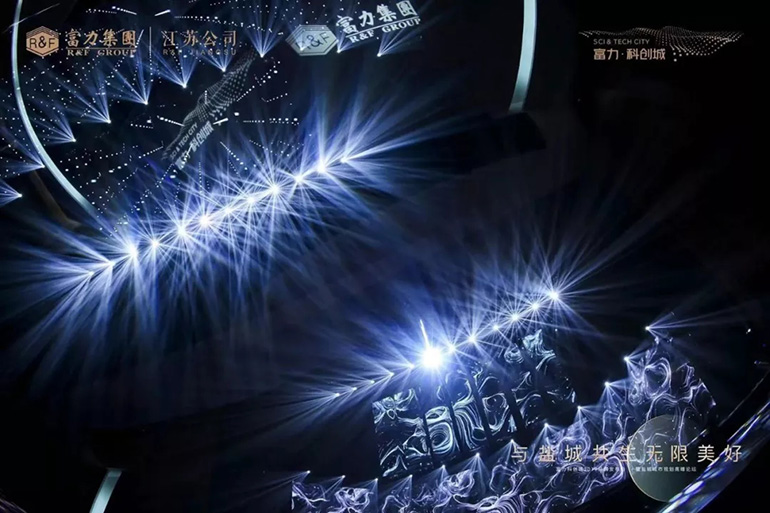 科技之光,铂金之力重塑未来生活广告风采展示
