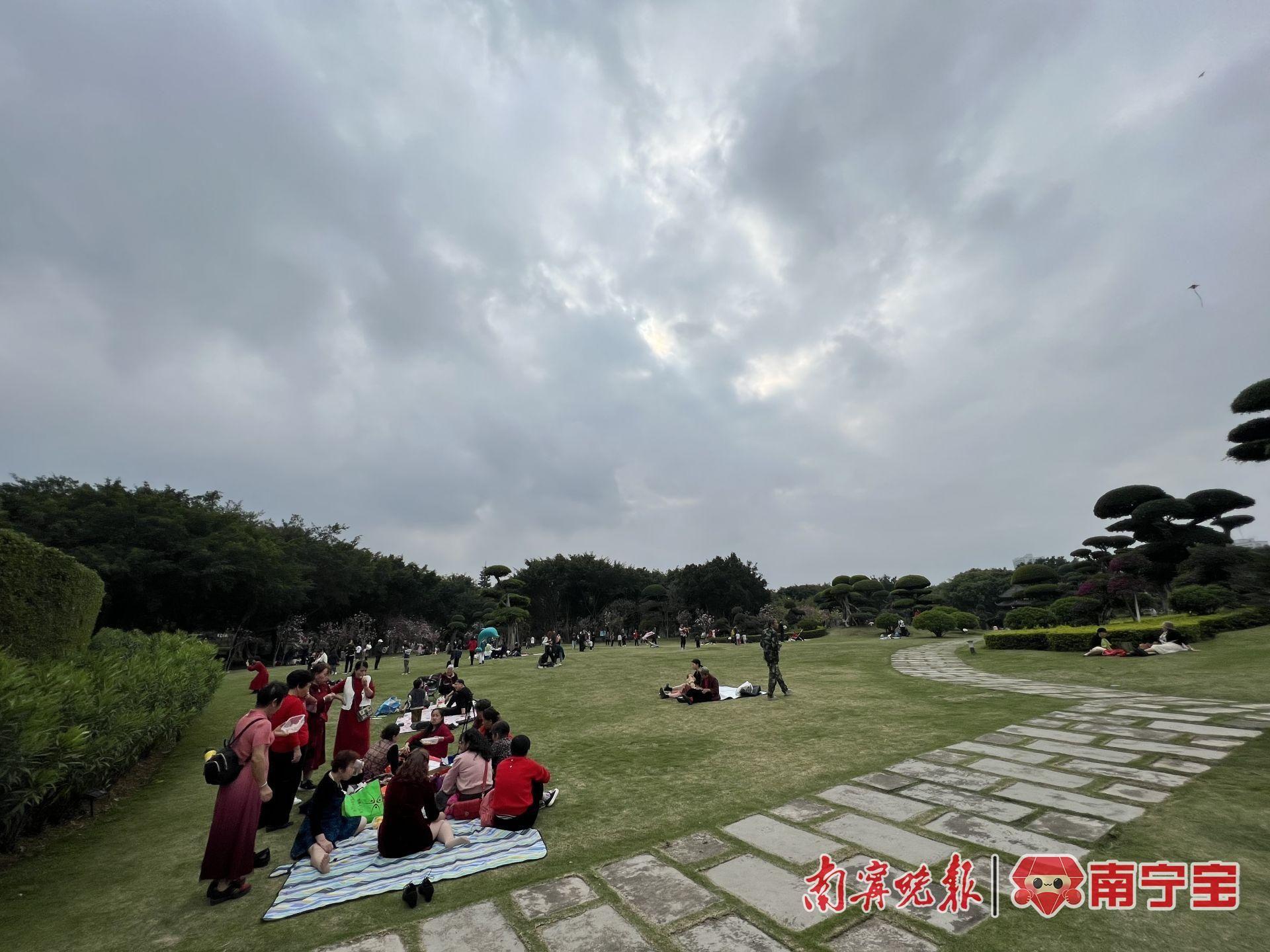 南宁最新天气，阳光下的励志故事，变化中的自信与成就