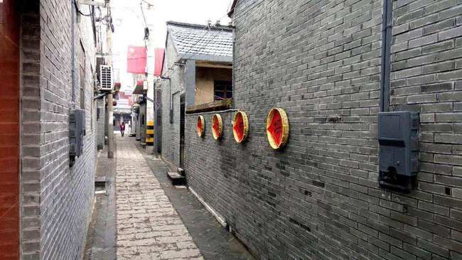 最新人马探秘小巷深处的特色小店