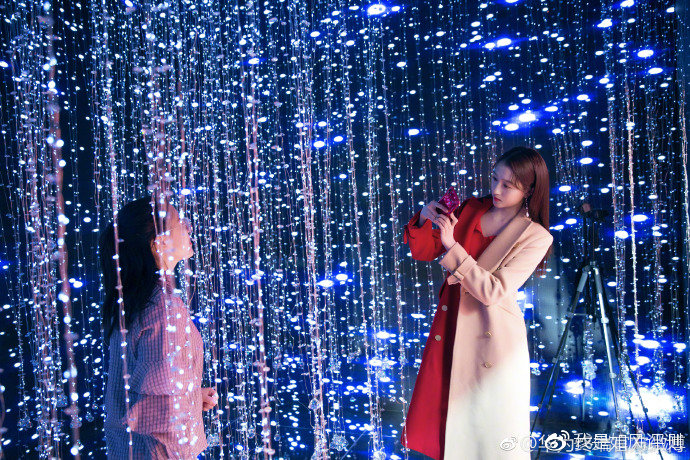 IU最新图片展示,高科技璀璨新星,引领未来潮流风向标