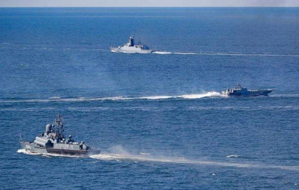 探秘国产航母新动态,美食秘境与小巷深处的传奇故事揭秘