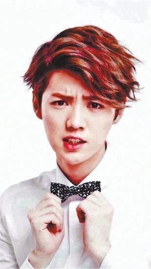 鹿晗2017最新专辑写真,小巷中的音乐秘密花园揭秘亮相!