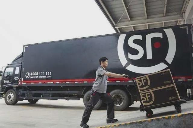 顺丰快递上市情况与小巷特色小店的探访之旅