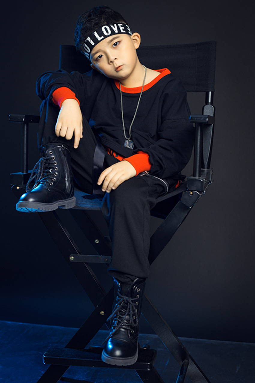 奕元晖演员,演艺之路的璀璨之星