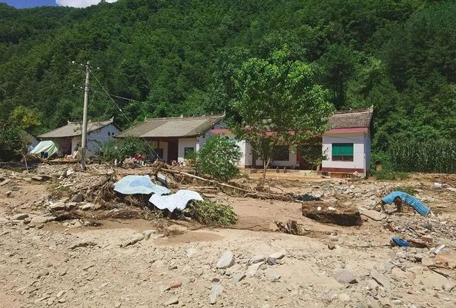 洛南水灾最新进展,众志成城,共同抗击灾难