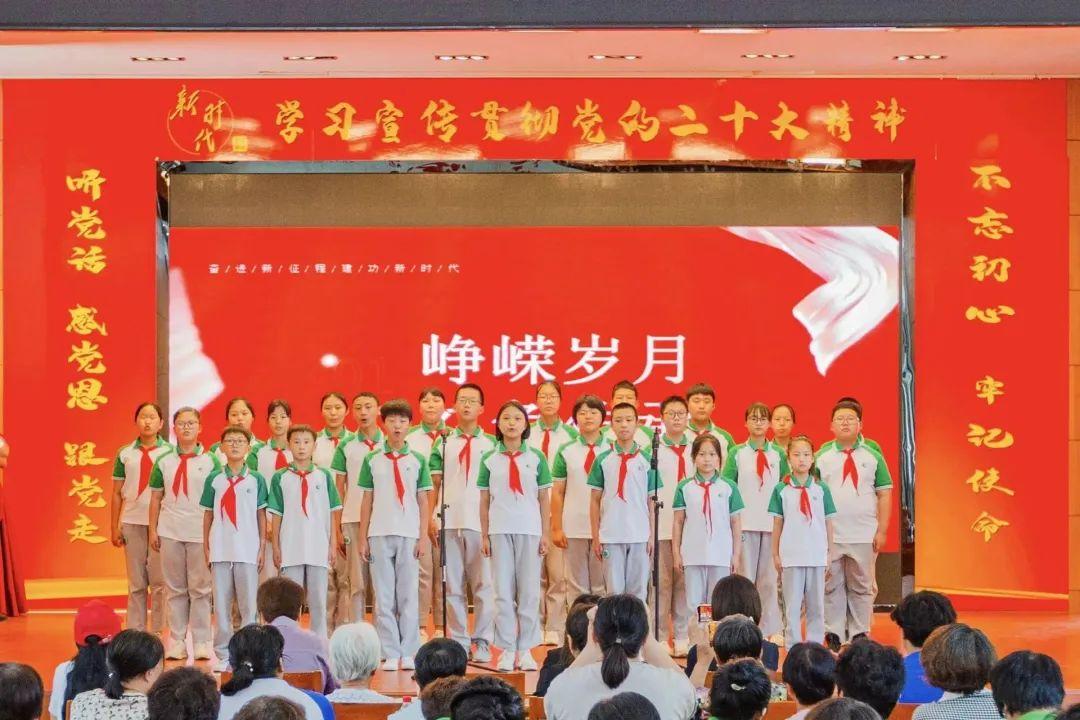 最新型号飞机,飞翔中的家庭欢乐时光