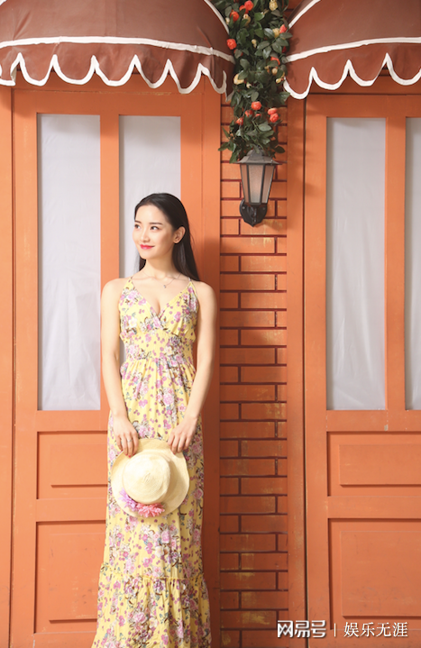 演员佳佳,小巷深处的独特美食之旅