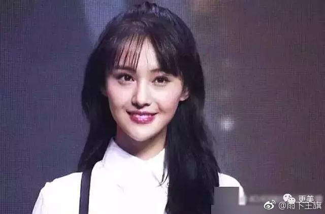 郑爽完成取出假体手术,最新动态与观点论述