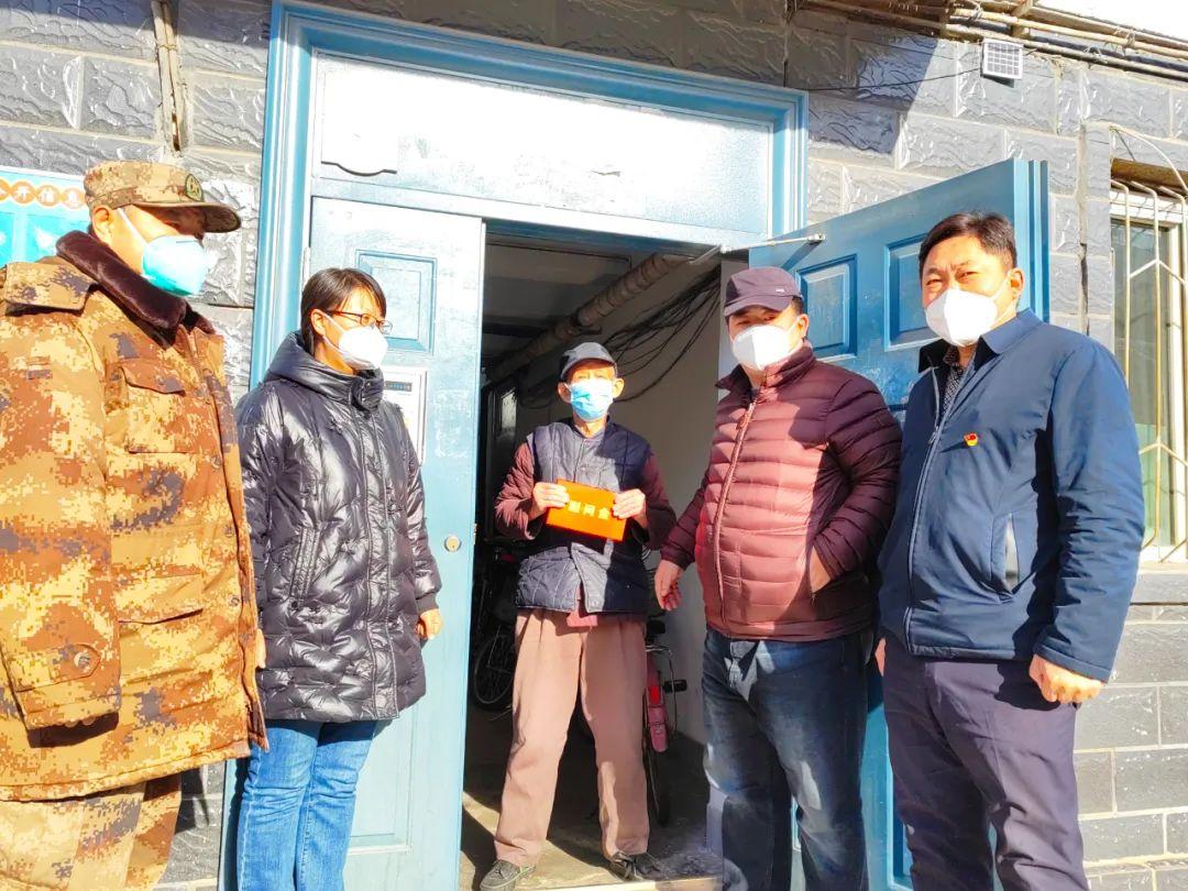 最新广场舞小苹果,舞动中的温情纽带,展现魅力风采