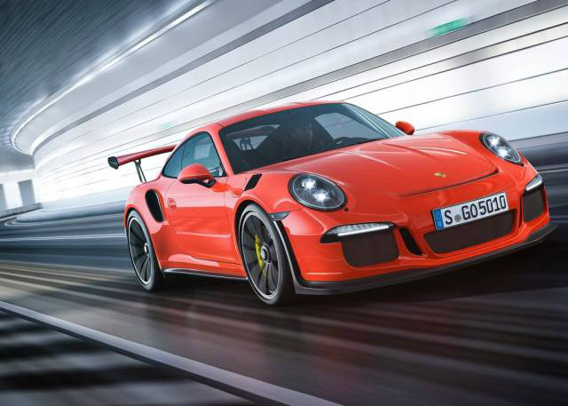 保时捷911最新款与自然美景的浪漫驰骋之旅