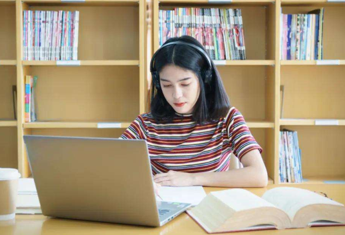 青青草视频最新动态,学习变化,自信与成就感的成长之路