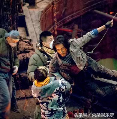 陈坤最新照片展现变化、学习与自信的力量