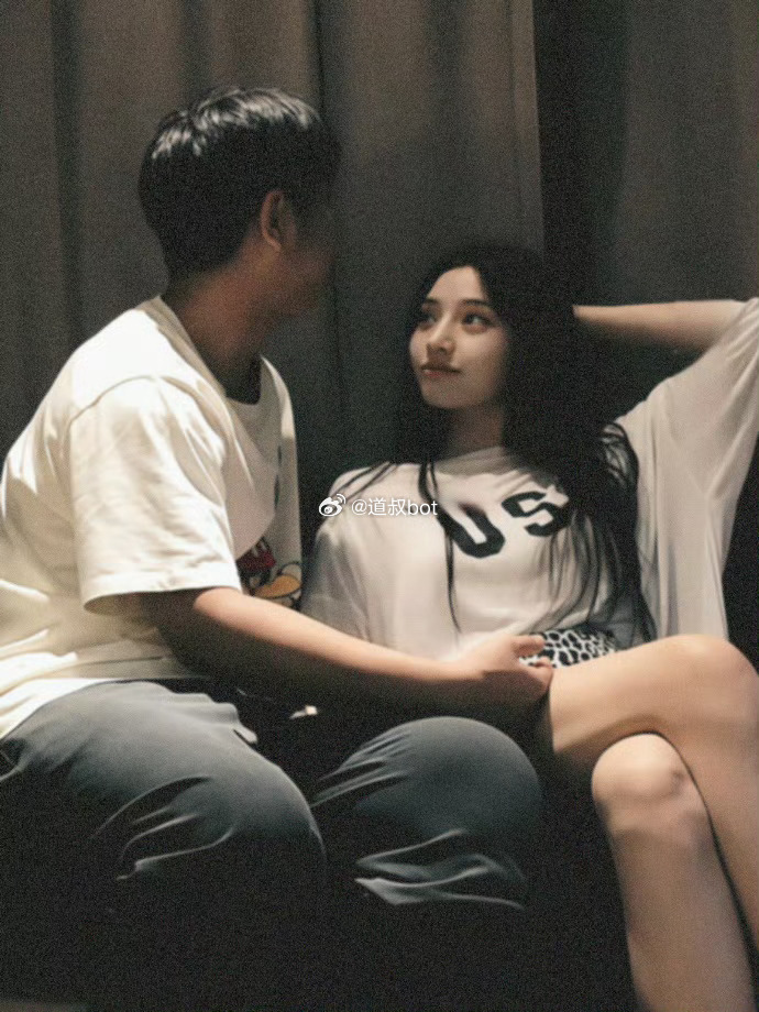 热恋瞬间,国产情侣最新动态与甜蜜回顾