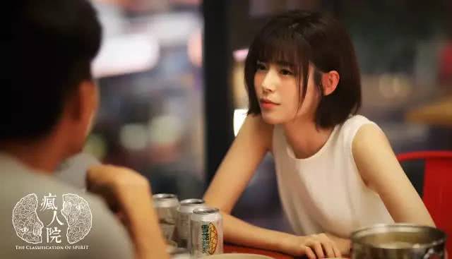 唐安琪最新发现,小巷中的美食秘境