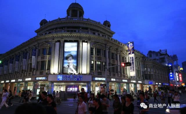 中国首富排行榜背后的秘密，隐藏在繁华小巷中的特色小店探索