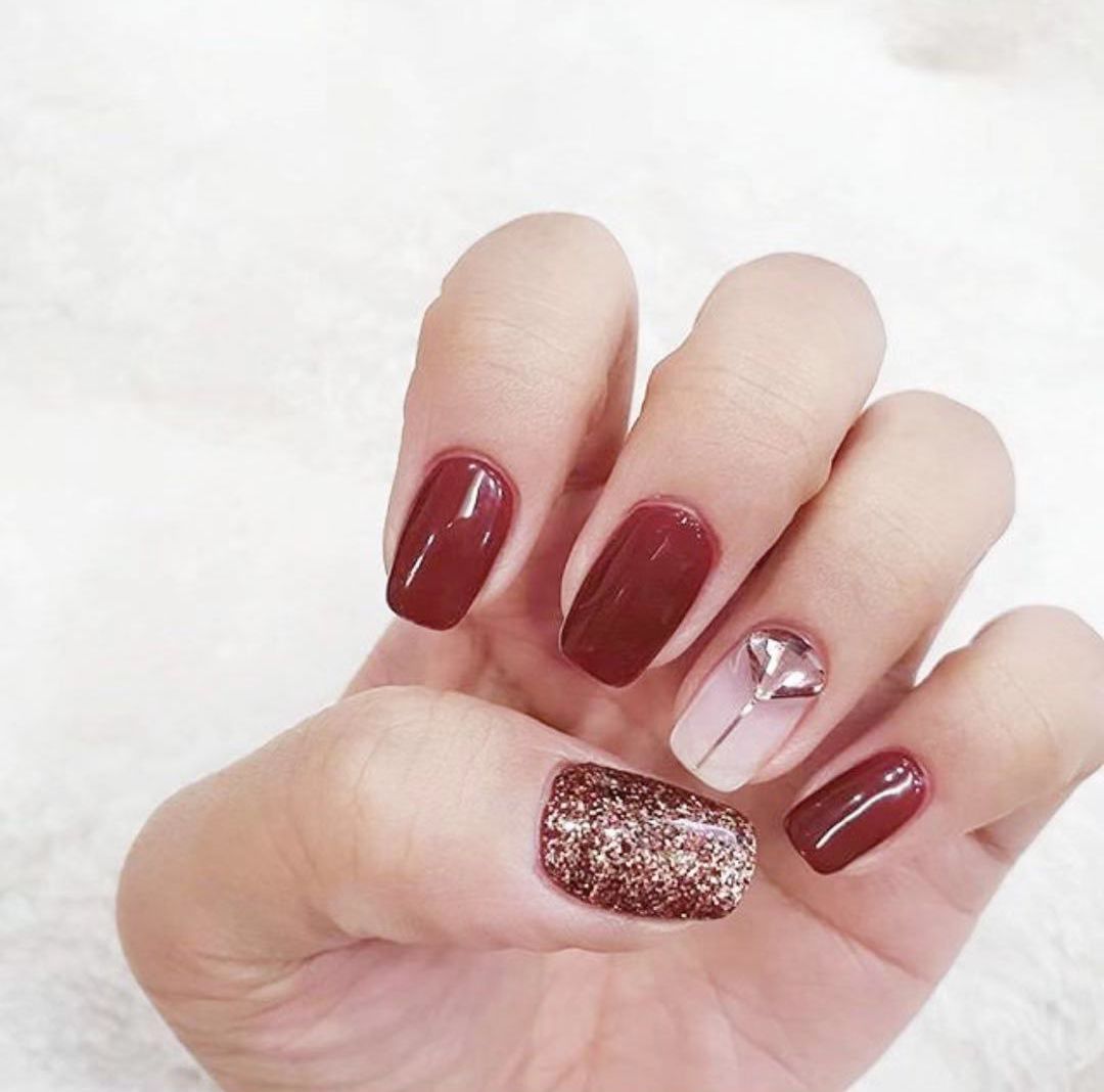 最新流行美甲,时尚风潮的演变与地位影响