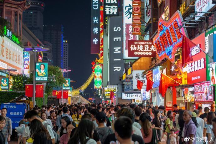 传奇手游最新版本揭秘,小巷中的神秘乐园