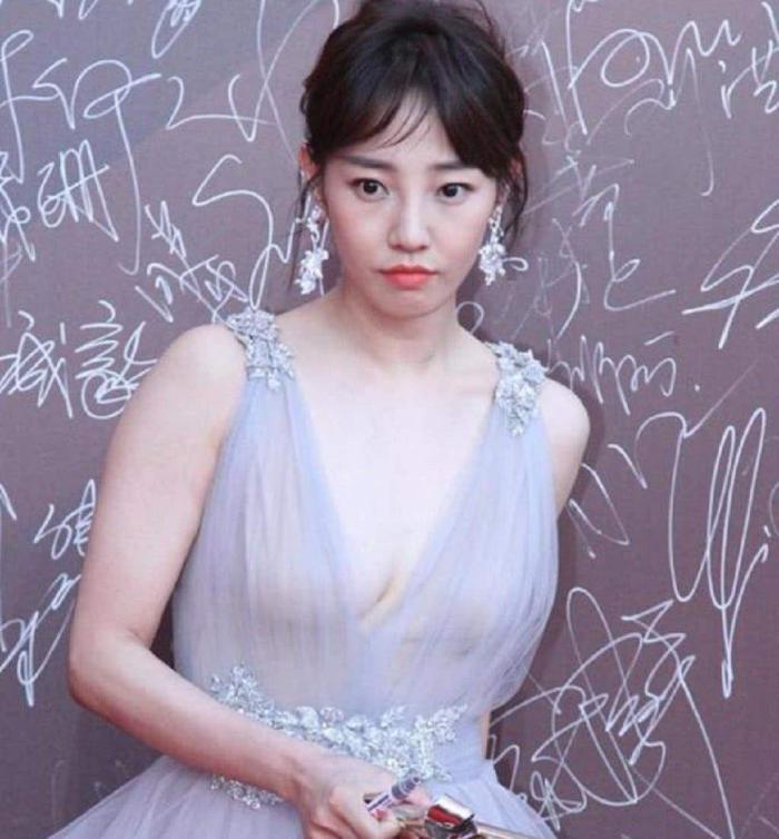 白百合最新风采,绽放的光彩与时代地位