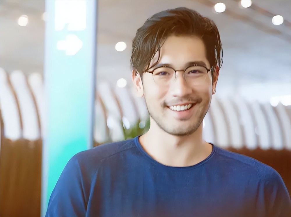 邱泽最新消息,星光下的温馨日常揭秘