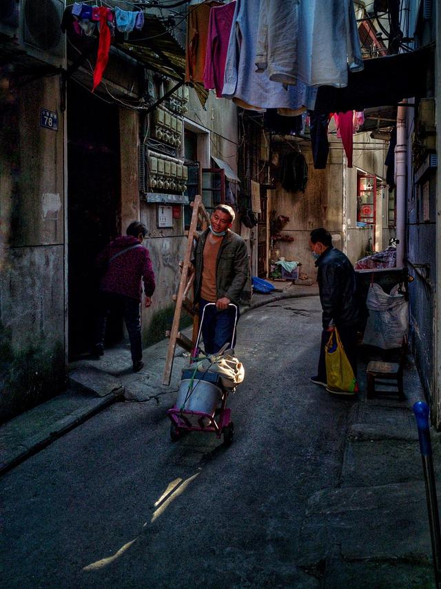 探索小巷深处的秘密,揭秘2017最新网名的背后故事