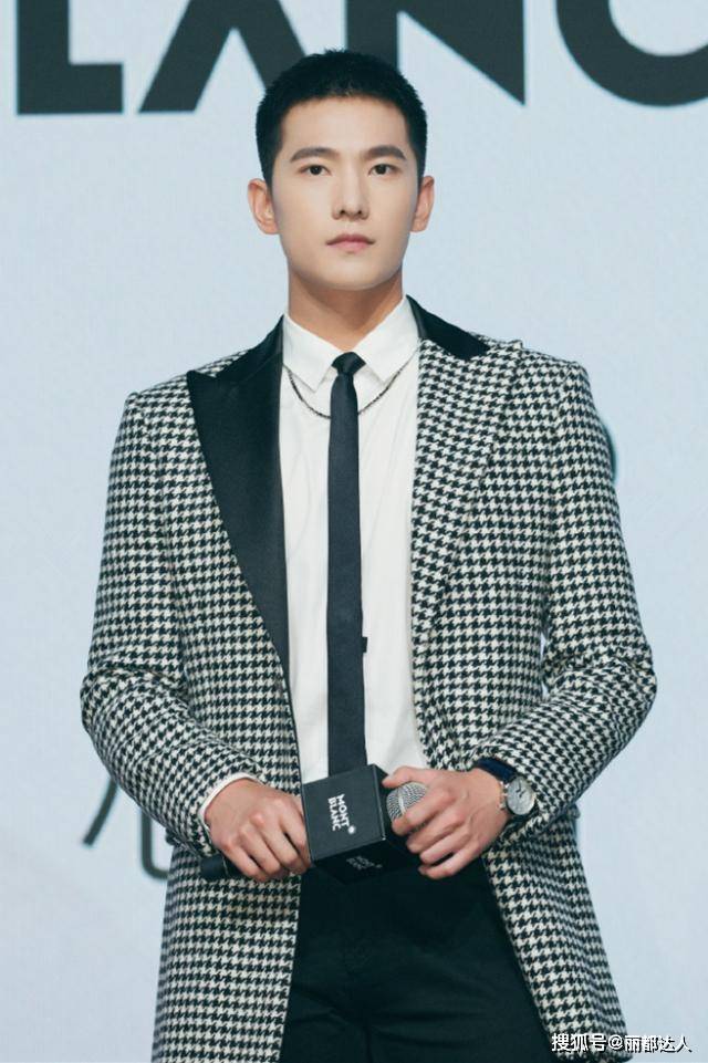 杨洋最新发型,科技与时尚的完美融合风采