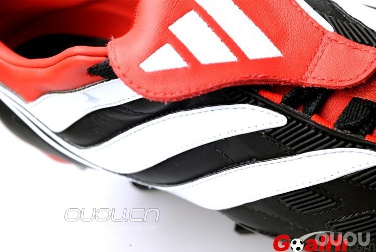 阿迪达斯最新科技足球鞋,重塑绿茵传奇,激发无限潜能