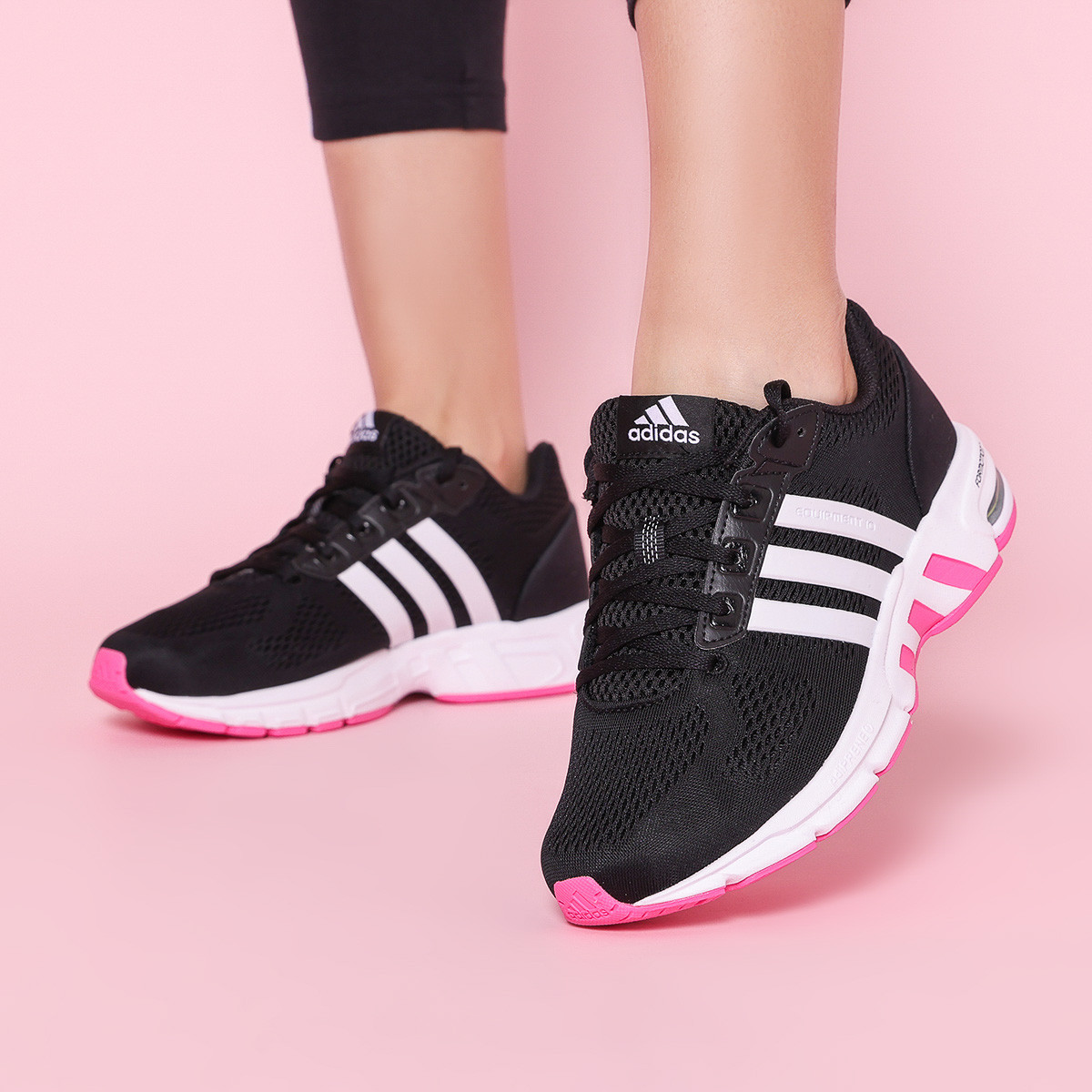 阿迪达斯最新款女鞋,设计与功能的完美融合