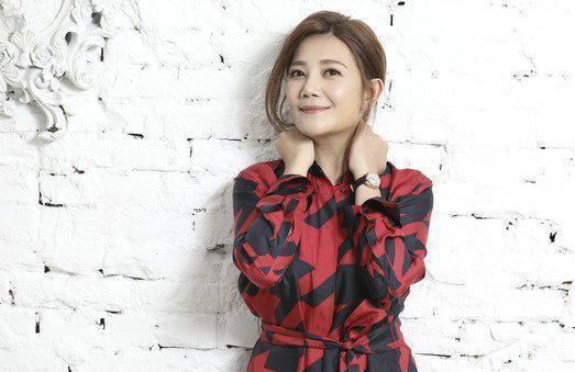 梁静茹最新动态揭秘,小巷深处的独特风味探秘