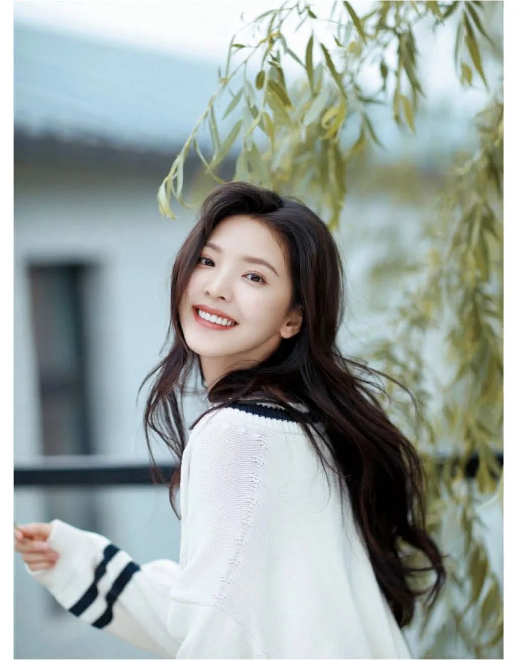 章若楠最新旅行照片,自然美景的探秘之旅