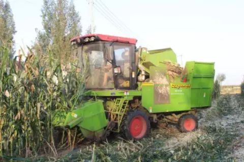 最新款玉米收割机视频教程,操作指南与详细步骤解析